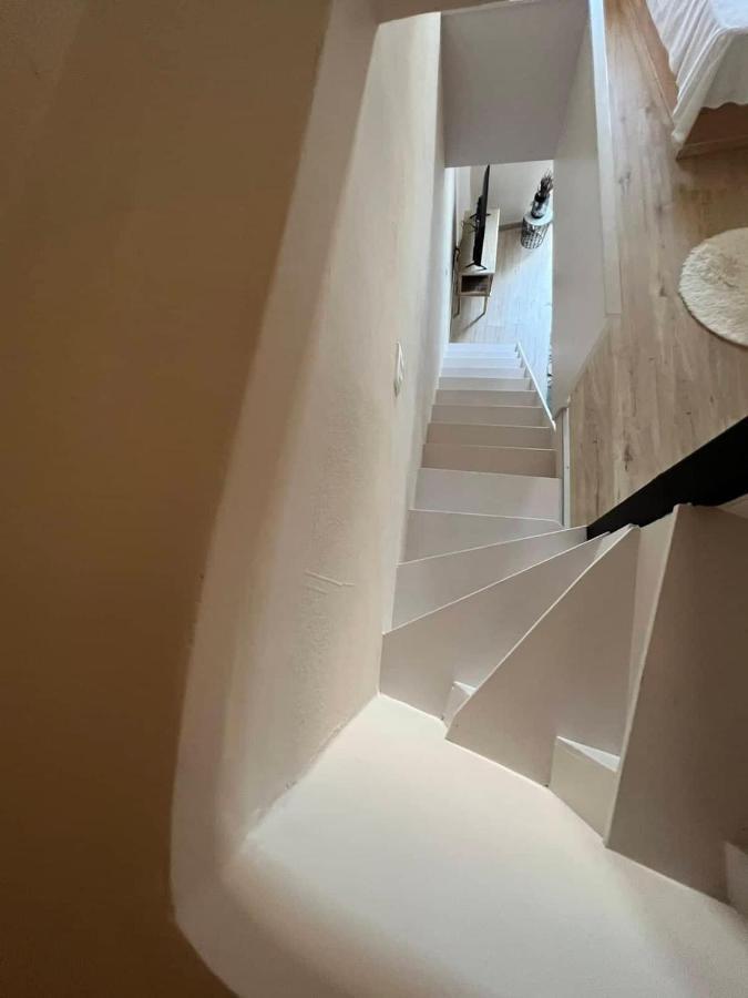 Fira Center Houses Bagian luar foto