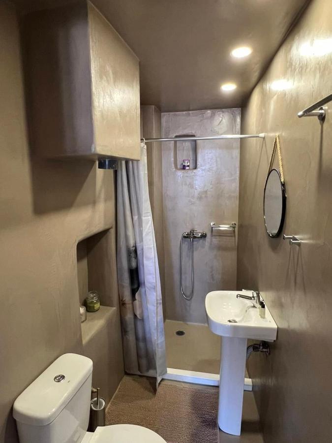 Fira Center Houses Bagian luar foto